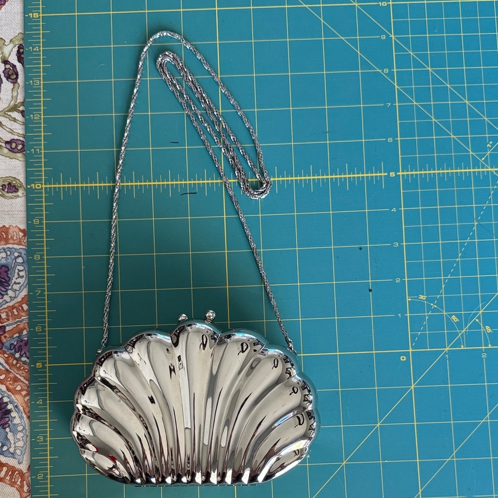 Glamorous Silver Shell Clutch